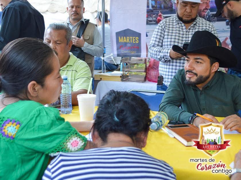 Humberto Jiménez resuelve gestiones en audiencia ciudadana «Martes de Corazón Contigo»