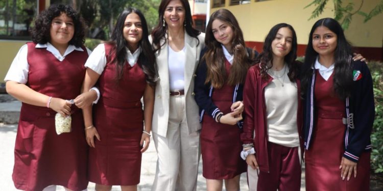 Escuelas unidas por la paz y contra las adicciones: SEE