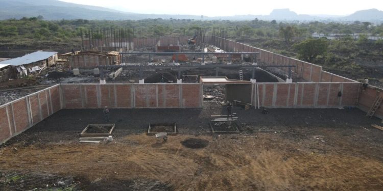 Educación digna para Villas del Pedregal; nueva secundaria con 60 % de avance: SCOP