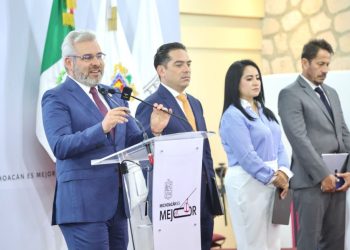 Gobierno de Michoacán rehabilita 8 tramos carreteros en Tierra Caliente