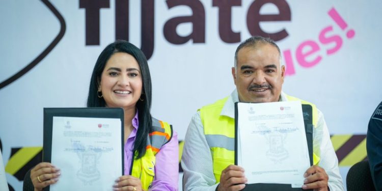 Gladyz Butanda promueve uso responsable del casco en Jacona