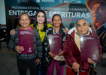 Con escrituras, Gladyz Butanda garantiza patrimonio de uruapenses