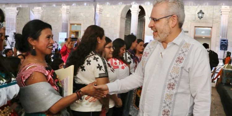 Con Aranza, Michoacán suma 46 comunidades con autogobierno: Bedolla