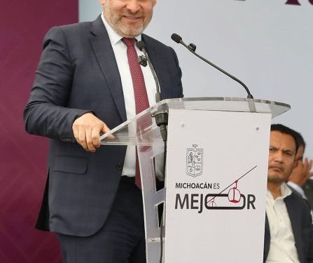 Con los maestros todo; suman más de 90 quincenas de pagos puntuales: Bedolla