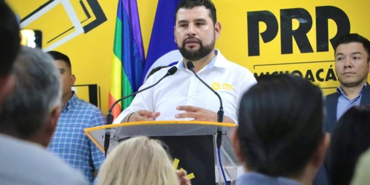 Municipios, base fundamental de la pirámide gubernamental: Octavio Ocampo