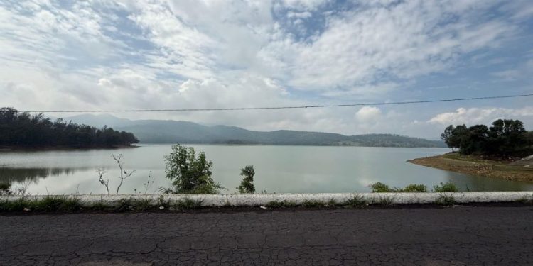 Conagua inicia operaciones para desfogue preventivo en dos presas ubicadas en el estado de Michoacán