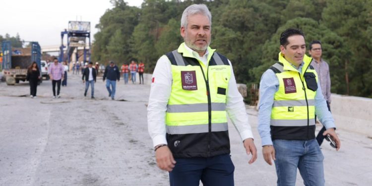 Supervisa Bedolla ampliación de la autopista Siglo XXI tramo Zirahuén-Uruapan