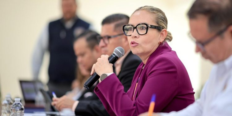 Yarabí Ávila y directivos trazan ruta para reforzar y fortalecer el Bachillerato Nicolaita