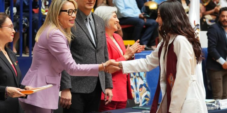 La sociedad requiere profesionistas con altos compromisos éticos: Yarabí Ávila
