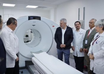 Bedolla pone en marcha equipo de vanguardia para detectar y tratar el cáncer en Michoacán