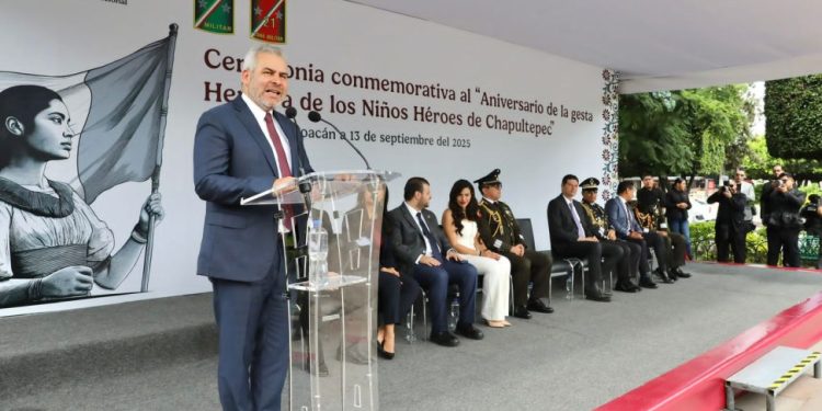 Llama Bedolla a seguir ejemplo de valentía y patriotismo de Niños Héroes