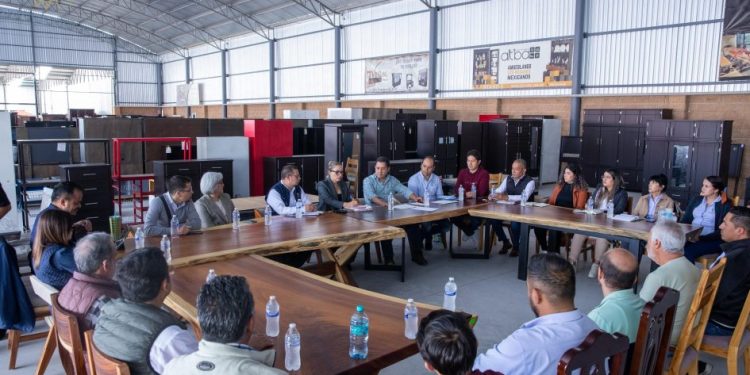 UMSNH y sector productivo de Ciudad Hidalgo se unen para apuntalar la industria maderera  