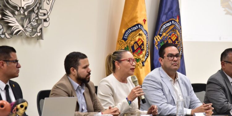 Trabajadores comprometidos con la Cultura de Paz son quienes tienen cabida en la UMSNH: Yarabí Ávila