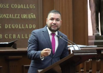 Reyes Galindo presenta iniciativa para frenar el Burnout, «síndrome de estrés laboral», en trabajadores del Estado y municipios