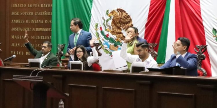 Jóvenes de 18 años podrán ser diputados en Michoacán: 76 Legislatura