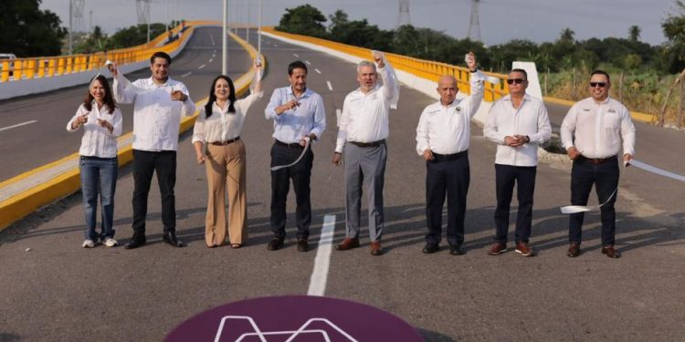 Inaugura Bedolla acceso a boulevard costero de LC; invierte Asipona 293 mdp 
