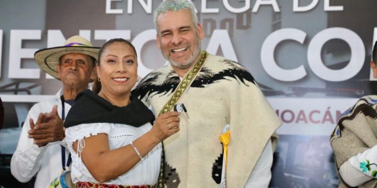 Michoacán avanza en justicia social; 163 mil habitantes de 48 comunidades indígenas en autogobierno: Bedolla 