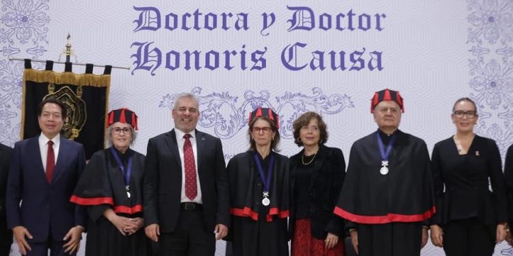 Reconoce Bedolla aportación de galardonados con doctorado honoris causa por la UMSNH