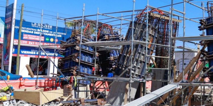 Paso superior ferroviario Independencia al 35 % de avance: Rogelio Zarazúa