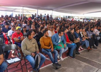 Tras años de espera, más de mil docentes regularizan su documentación: SEE