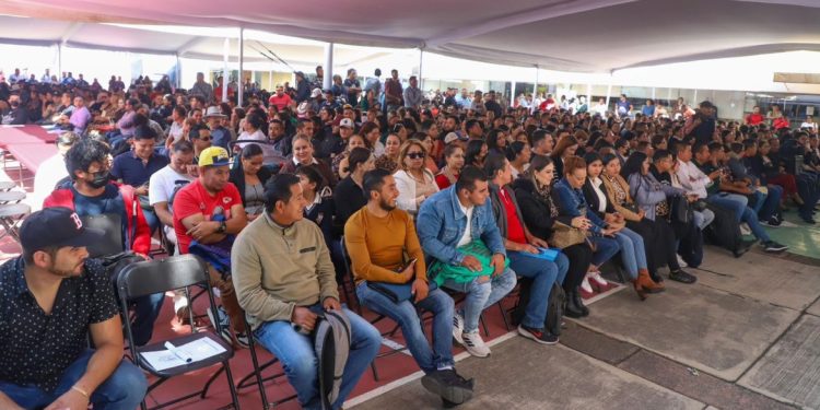 Tras años de espera, más de mil docentes regularizan su documentación: SEE