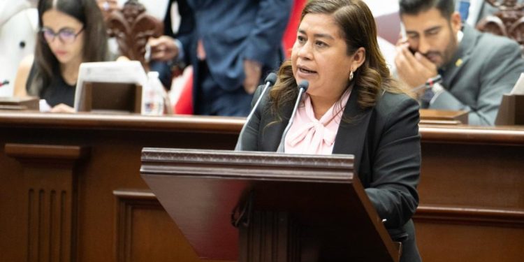 Propone Belinda Iturbide incorporación de figura del Amicus Curiae a Constitución de Michoacán