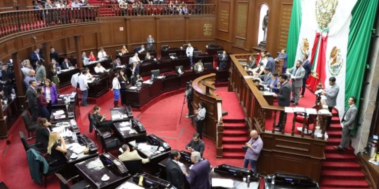 Compensación económica al cónyuge que asumió las cargas del hogar, en caso de separación: 76 Legislatura