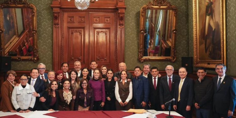Sheinbaum, Bedolla y otros gobernadores revisan avances del IMSS-Bienestar