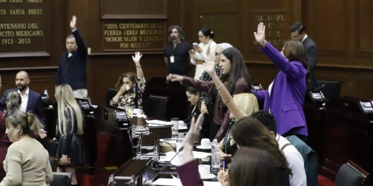 Legisla Congreso del Estado en pro de la paternidad responsable en Michoacán