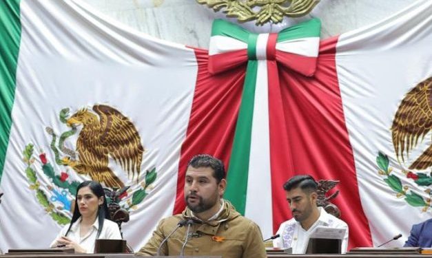 Octavio Ocampo impulsa reforma a la Ley de Educación para regular en Michoacán el uso de Inteligencia Artificial