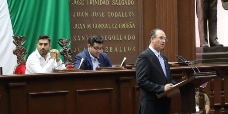 David Martínez Gowman propone reforma para regularizar inmuebles sin antecedentes de registro