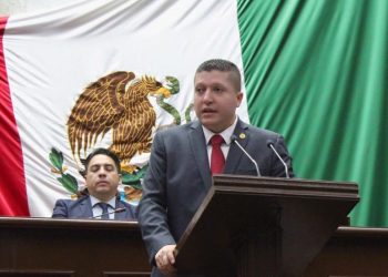 Vicente Gómez presenta iniciativas para dotar de atribuciones al Congreso y a los gobiernos municipales para el reciclaje de la basura electrónica