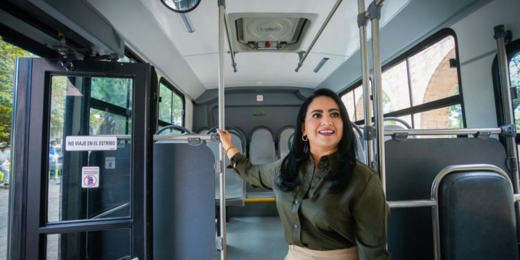 Gladyz Butanda supervisa pruebas de rutas de transporte a Altozano