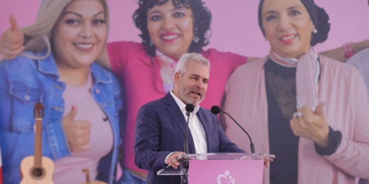 Fortalece Michoacán atención integral a más de 2 mil 900 mujeres con cáncer: Bedolla