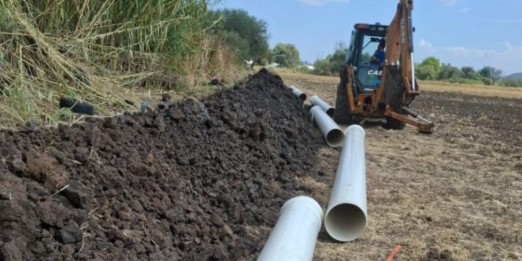 Conagua invierte 3.5 mdp para tecnificar canal de riego en Álvaro Obregón