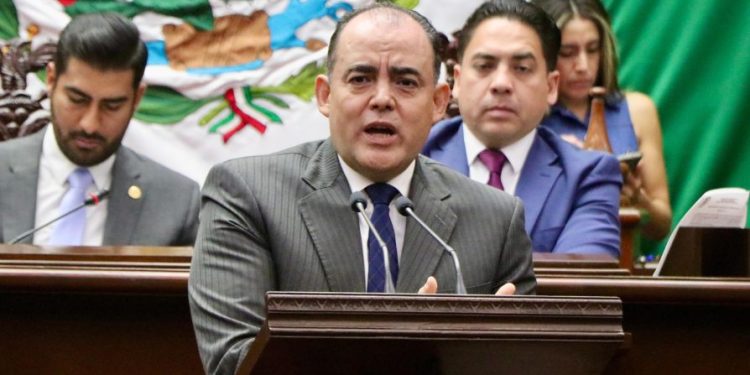 Prohibir deuda de largo plazo es una demanda ciudadana histórica: Baltazar Gaona
