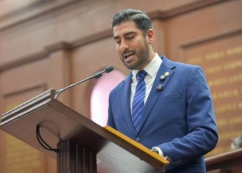 Alfonso Chávez propone ante el pleno chequeo médico anual gratuito