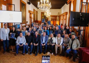 Reconoce Congreso del Estado y STASPLE a trabajadores mayor antigüedad al servicio del Poder Legislativo