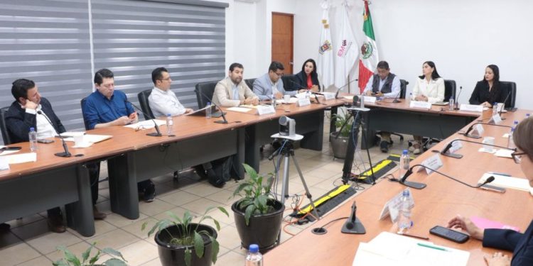 Octavio Ocampo llama a modernizar y blindar el sistema electoral en apertura de mesas por reforma