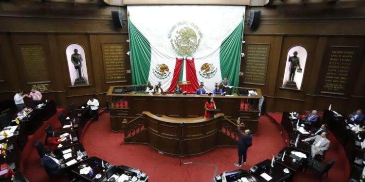Adriana Contreras Figueroa y Juana Bravo Lázaro, acreedoras a la