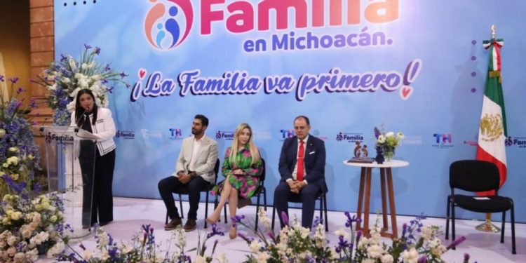Con conferencias, conmemoran Día de la Familia en Michoacán en Congreso del Estado
