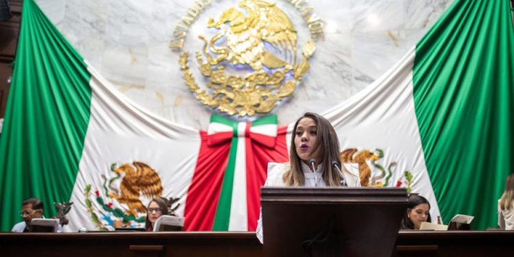 Michoacán podría ser pionero en regular la Inteligencia Artificial, propone iniciativa la diputada Xóchitl Ruiz
