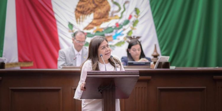 Presenta Belinda Iturbide iniciativa para atender dependencia a medicamentos para dormir