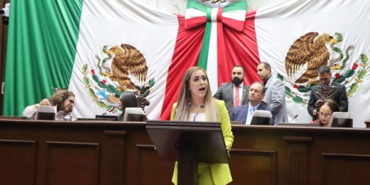 Propone Grecia Aguilar Mercado reforma para reconocer e incluir a personas de talla baja en la Constitución de Michoacán