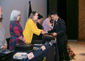 Autonomía universitaria ha permitido generar beneficios para la comunidad nicolaita: Yarabí Ávila