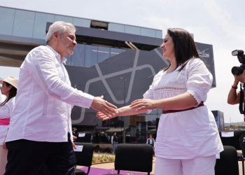 Uruapan vuela alto; inaugura Bedolla el primer teleférico de Michoacán